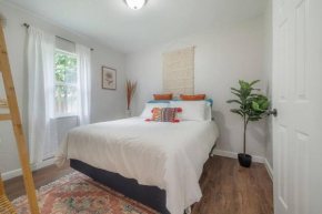 BOHO Suite! Near Downtown and Foodie Hotspots
